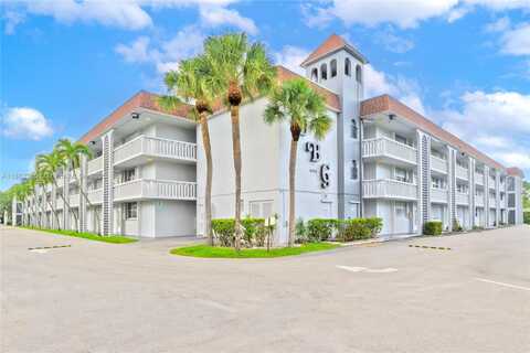 400 SE 10th St, Deerfield Beach, FL 33441