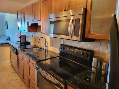 100 Lincoln Rd, Miami Beach, FL 33139