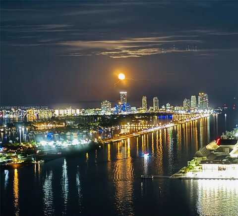 900 Biscayne Blvd, Miami, FL 33132
