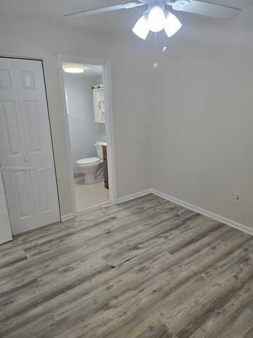 4721 NW 7th St, Miami, FL 33126
