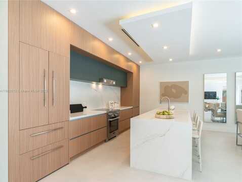 736 NE 14th Ave, Fort Lauderdale, FL 33304