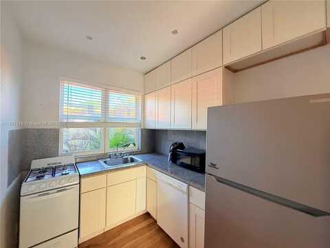 315 W 28th St, Miami Beach, FL 33140