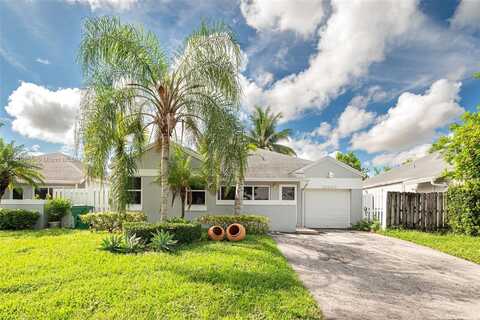 10340 SW 208th Ln, Cutler Bay, FL 33189