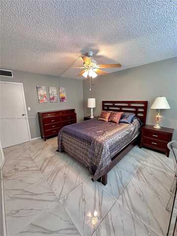 2800 Somerset Dr, Lauderdale Lakes, FL 33311