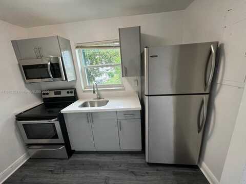 866 NW 70th St, Miami, FL 33150
