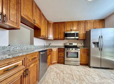 250 Bromley Place, East Brunswick, NJ 08816