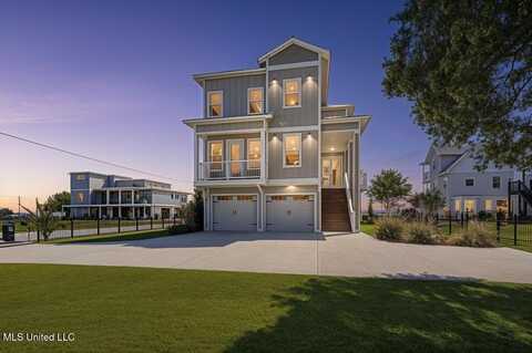 119 Jefferson Davis Avenue, Biloxi, MS 39530