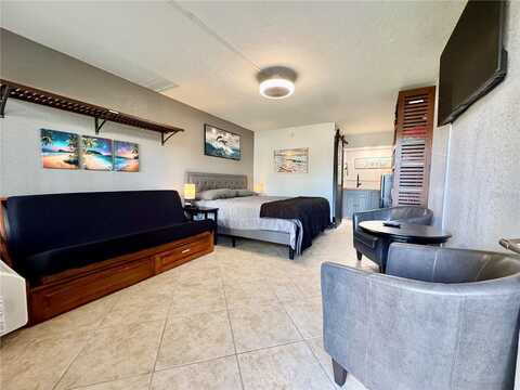 7150 N TAMIAMI TRAIL, SARASOTA, FL 34243