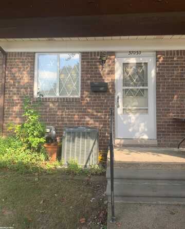 37030 W Aragona, Clinton Township, MI 48036