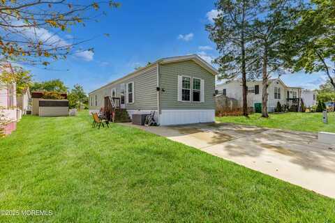 45 Beaver Avenue, Whiting, NJ 08759