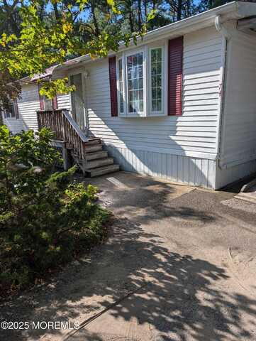 74 Beaver Avenue, Manchester, NJ 08759