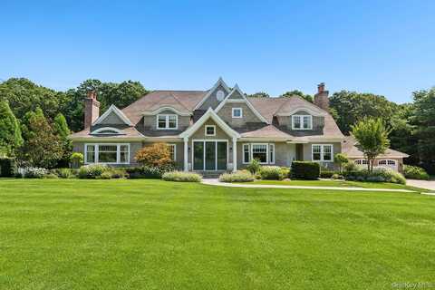 16 Wood Edge Court, Water Mill, NY 11976