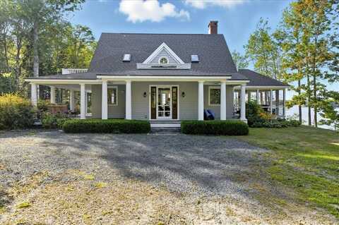 39 Eastman Lane, Deer Isle, ME 04627