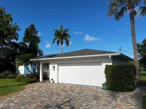 321 Burning Tree, NAPLES, FL 34105