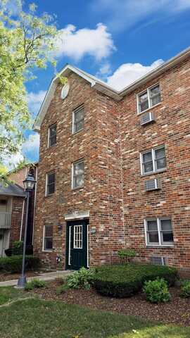 4305 Shamrock Lane, McHenry, IL 60050