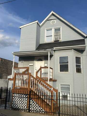 3045 N Kedzie Avenue, Chicago, IL 60618