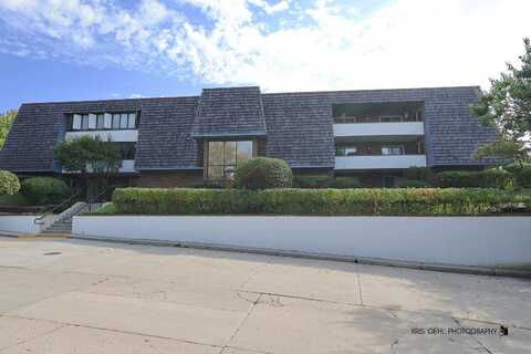 150 Red Top Drive, Libertyville, IL 60048