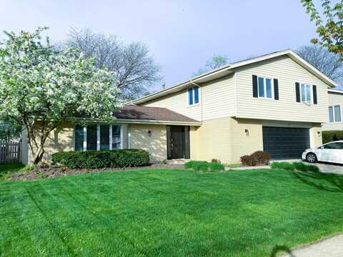 831 Pinehurst Lane, Schaumburg, IL 60193