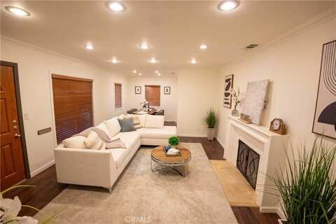 7712 Wilkinson Avenue, North Hollywood, CA 91605