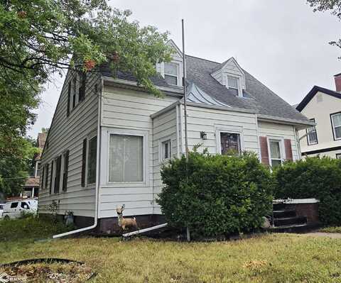 403 A Avenue E, Oskaloosa, IA 52577