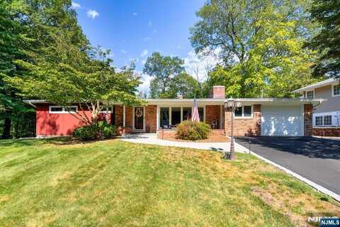 18 Iowa Road, Wayne, NJ 07470