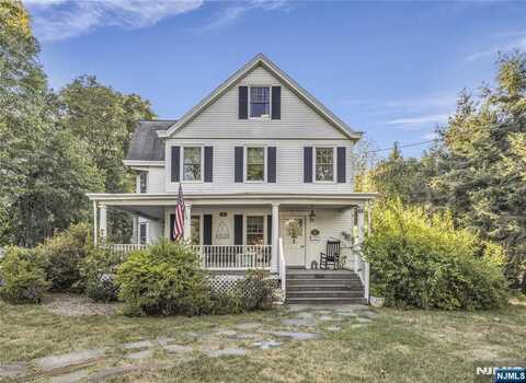 347 Boulevard, Pequannock, NJ 07444