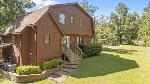 408 Briarwood Lane, New Bern, NC 28560