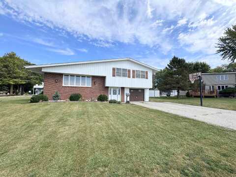 1305 SHOREWAY RD, Storm Lake, IA 50588