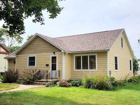 905 Grant St., Boyden, IA 51234