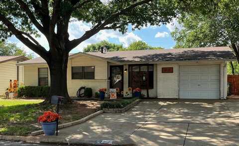 317 Fleming Drive, Hurst, TX 76053