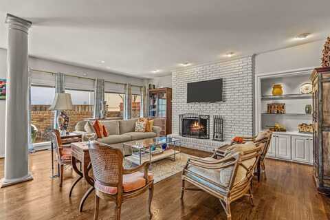2129 Fountain Square Drive, Fort Worth, TX 76107