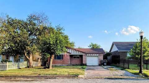 816 E Lowden Street, Fort Worth, TX 76104