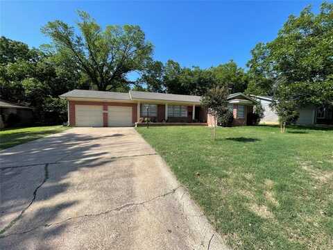 1605 White Way Drive, Arlington, TX 76013