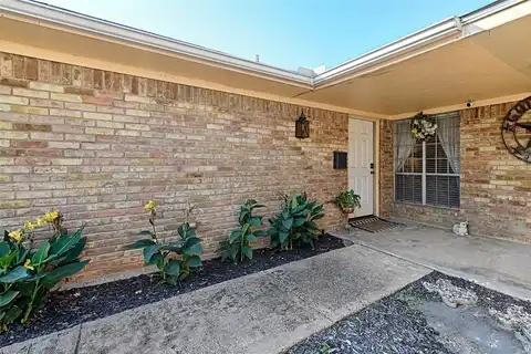 2903 Country Place Court, Carrollton, TX 75006