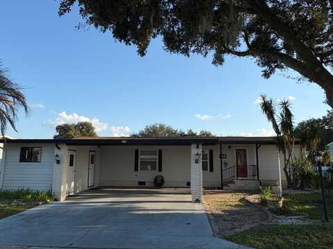 635 N Edgewater Dr, Plant City, FL 33565