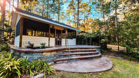 9115 Ravena Rd, Tallahassee, FL 32309