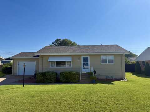 1308 Douglas Dr, Hays, KS 67601