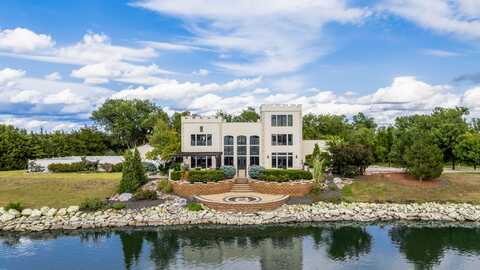 4122 186th Blvd., Russell, KS 67665