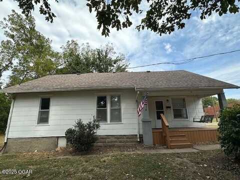 611 N Clay Street, Nevada, MO 64772