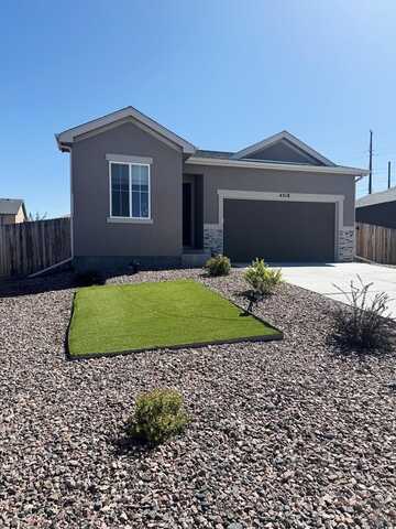 4518 Meadowlark Ln, Pueblo, CO 81008