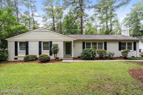 50 Wildwood Court, Southern Pines, NC 28387