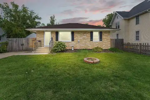 916 W NEW YORK Avenue, OSHKOSH, WI 54901