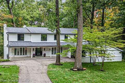 433 Whippers In Court, Bloomfield Hills, MI 48304
