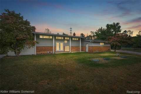 1700 Big Trail Road, Commerce Township, MI 48390