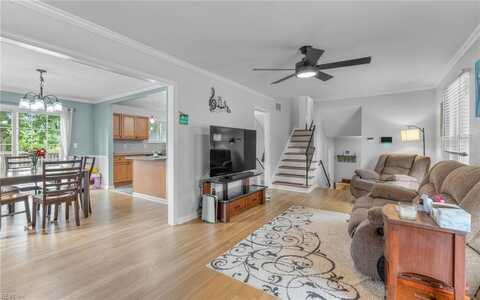 825 Greenwich Lane, Newport News, VA 23601