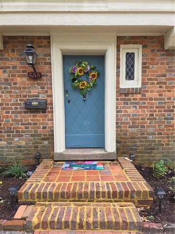 205 River Road, Newport News, VA 23601