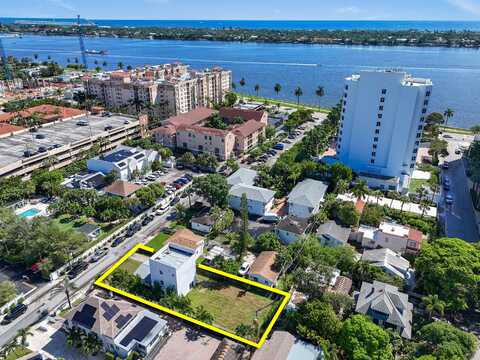 322 N Lakeside Court, West Palm Beach, FL 33407
