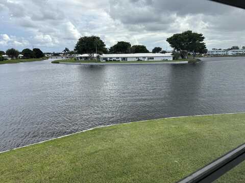 1112 Lake Terrace, Boynton Beach, FL 33426