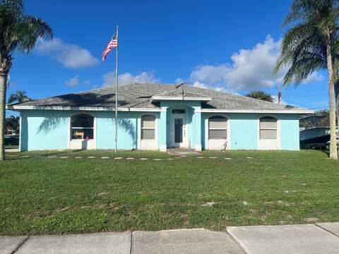 8996 SE Bahama Circle, Hobe Sound, FL 33455