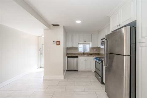 9523 S Hollybrook Lake Drive, Pembroke Pines, FL 33025